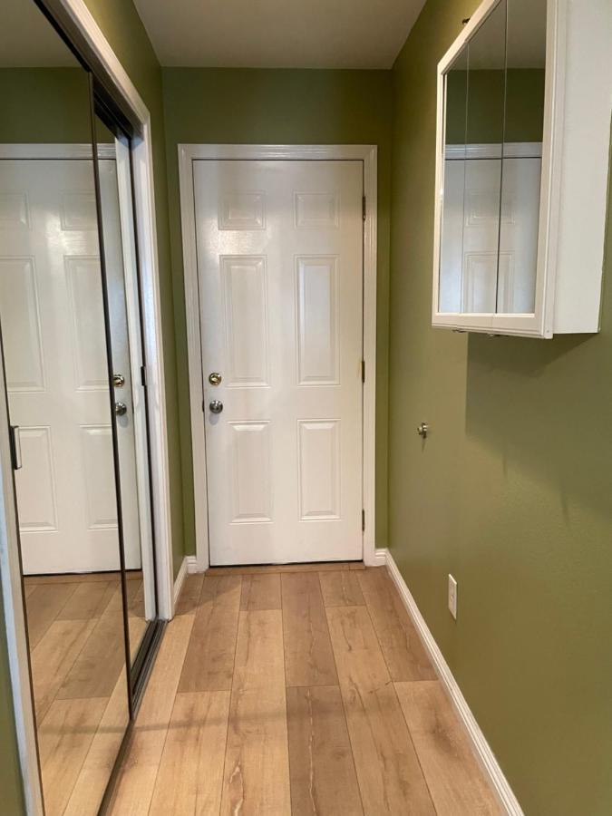 Private Room In Los Angeles With Wifi, Tv, And View Of Hollywood Sign & Shared Kitchen Екстериор снимка