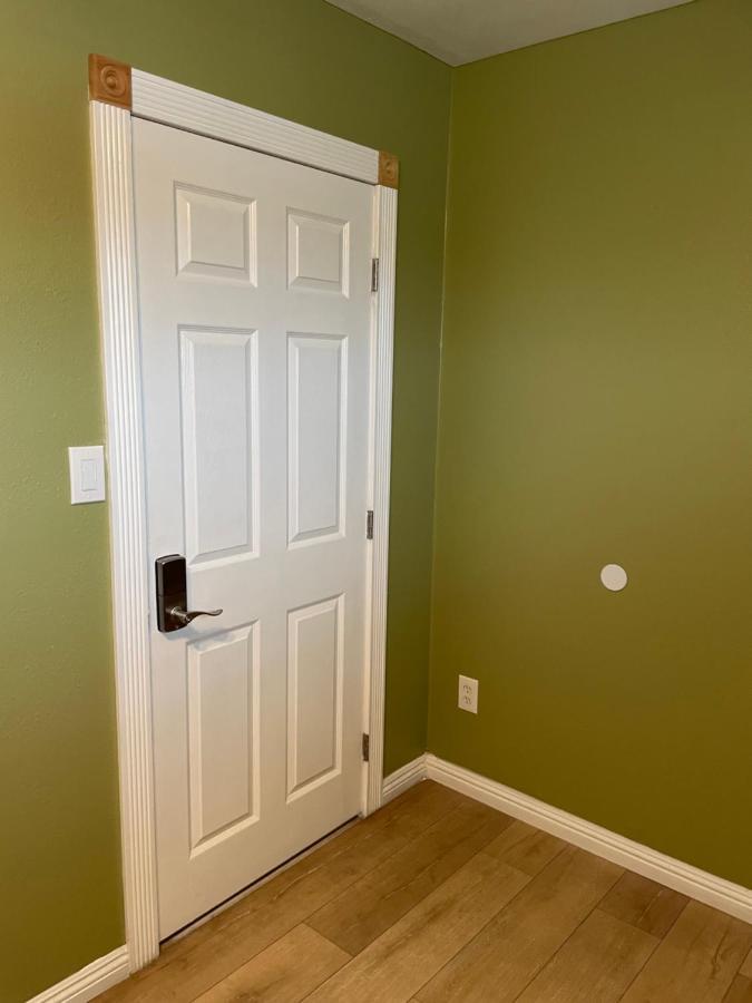Private Room In Los Angeles With Wifi, Tv, And View Of Hollywood Sign & Shared Kitchen Екстериор снимка