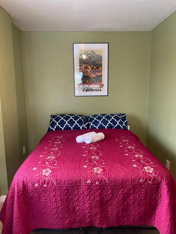 Private Room In Los Angeles With Wifi, Tv, And View Of Hollywood Sign & Shared Kitchen Екстериор снимка